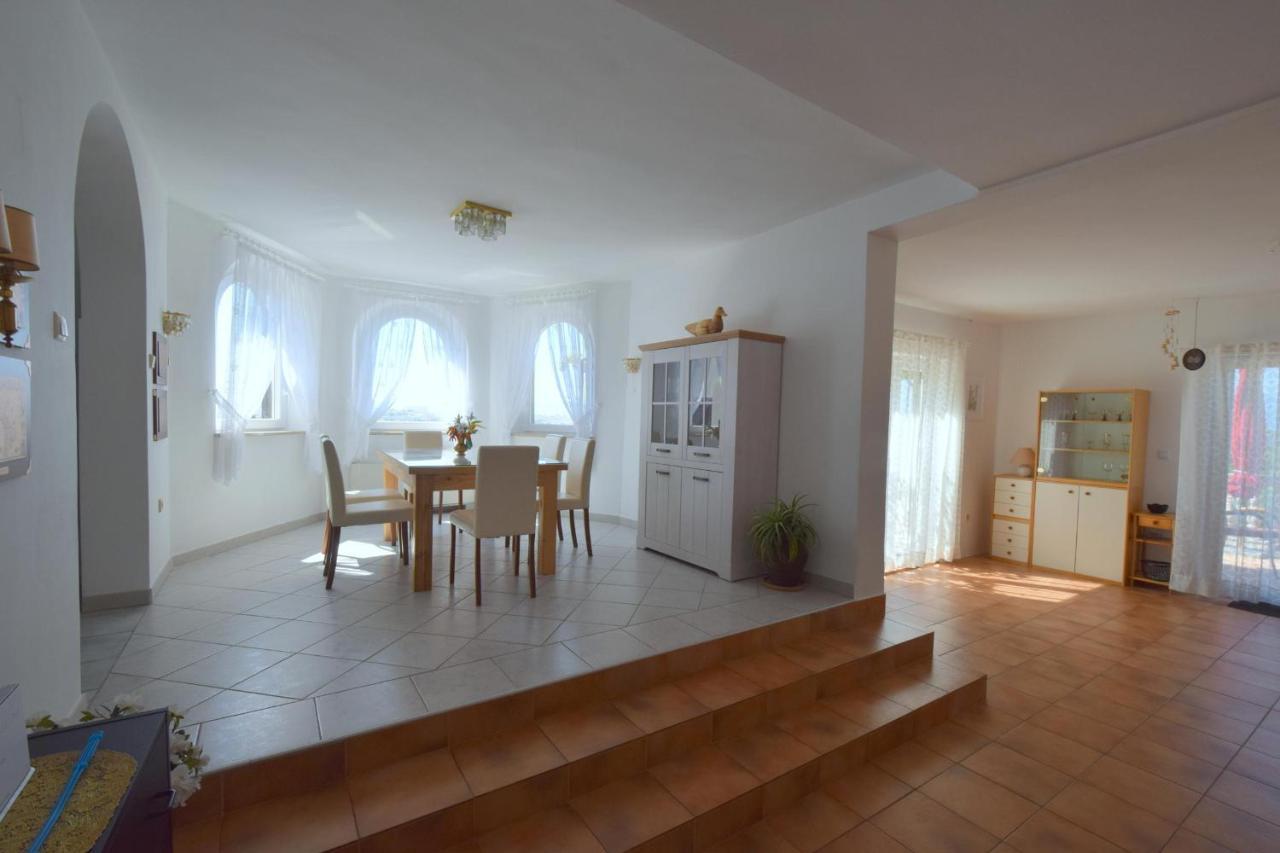 Apartment Pampas Omišalj Kültér fotó